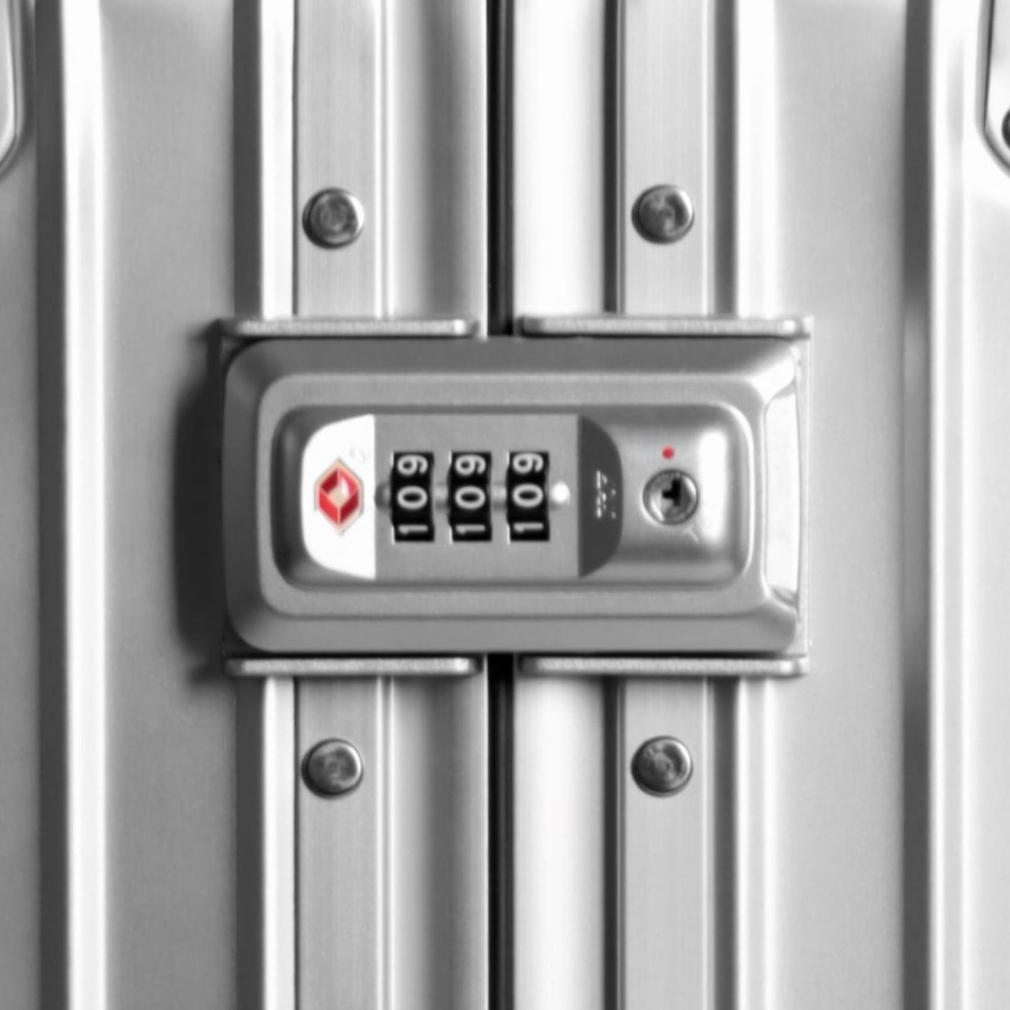 Port Designs VAL D'ISERE 30L Metal Travel Suitcase