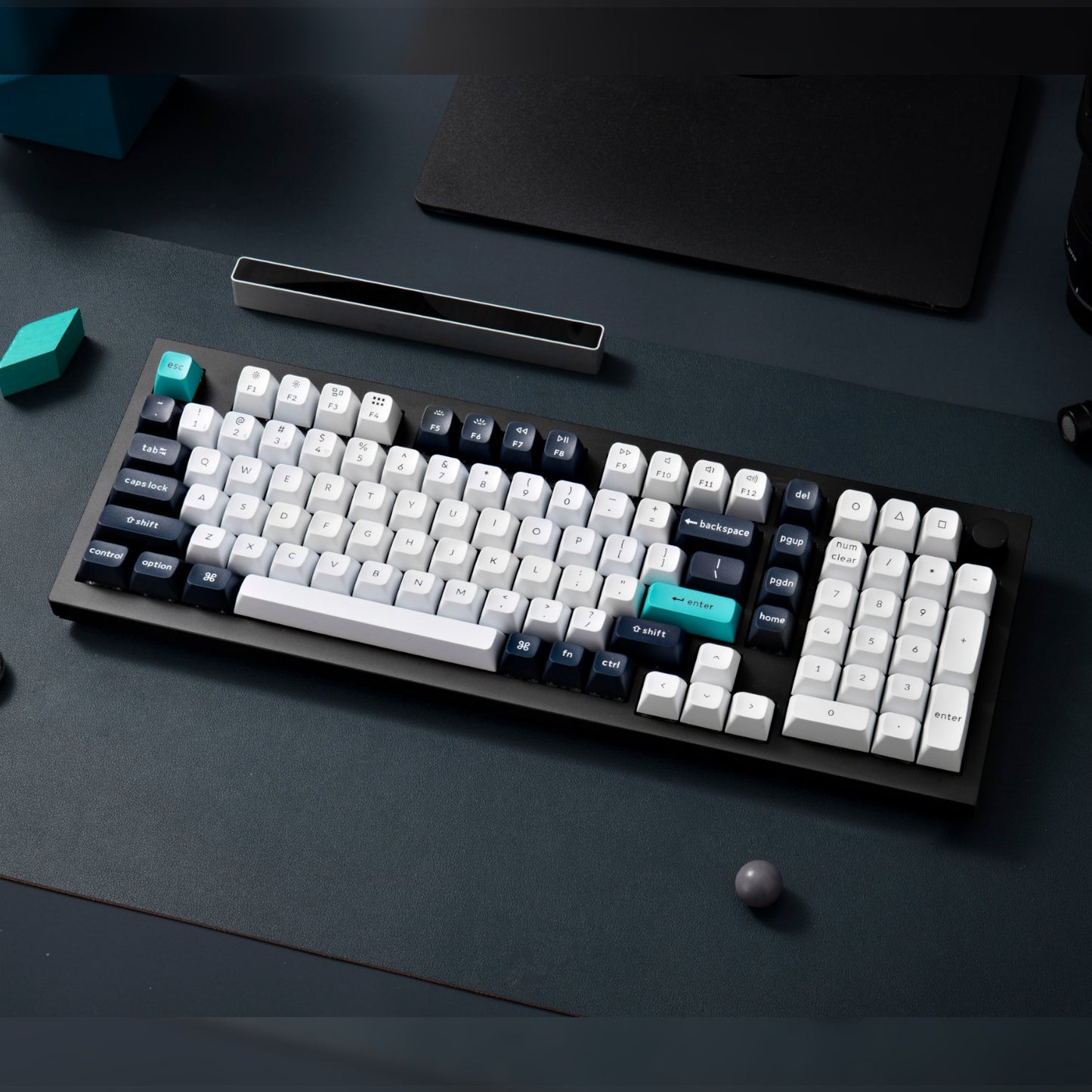 Keychron Q5 Max QMK/VIA Full-size Wireless Custom Mechanical Keyboard (Banana Switches) - Carbon Black