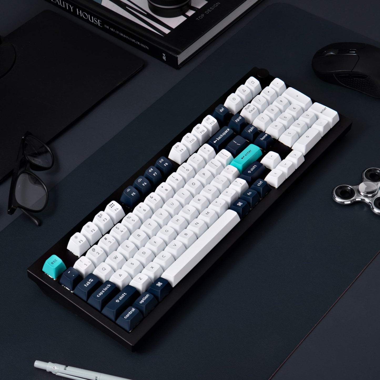 Keychron Q5 Max QMK/VIA Full-size Wireless Custom Mechanical Keyboard (Banana Switches) - Carbon Black